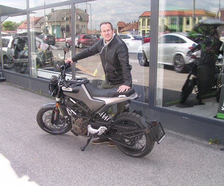 Erste Svartpilen 401 ausgeliefert! Erste Svartpilen 401 ausgeliefert!