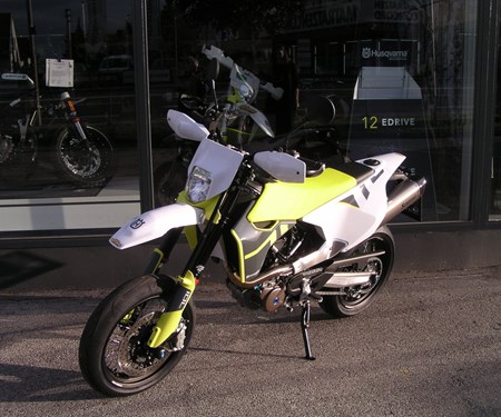  Motorradfahren ist viel zu schön, um es allein den Männern zu überlassen.   