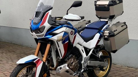 Africatwin AdvenutureSports Modell 2021 mit 60-Jahre Honda Zubehörpaket