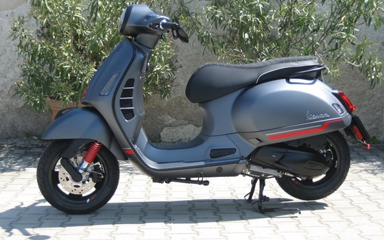 Vespa GTS 300 Supersport HPE E5 - Bild 2 Vespa GTS 300 Supersport HPE E5 - Bild 2