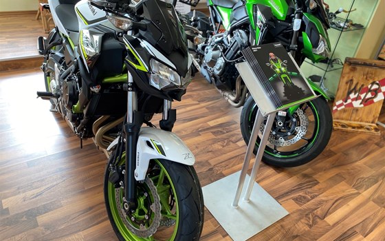 Neue Testbikes! Kawasaki Z650 und Z900 stehen für unsere Kunden bereit! - Bild 1 Neue Testbikes! Kawasaki Z650 und Z900 stehen für unsere Kunden bereit! - Bild 1