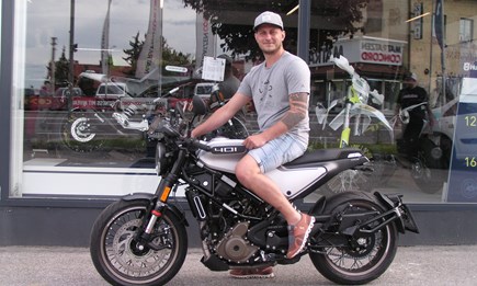  Wir rasen nicht, wir fliegen tief.