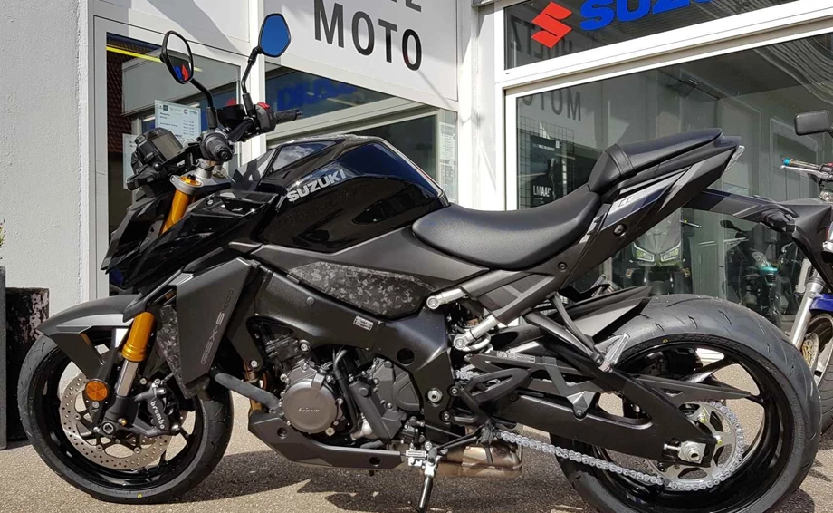 Die  neue GSX-S1000 ist eingetroffen! Bild 3: Die  neue GSX-S1000 ist eingetroffen!