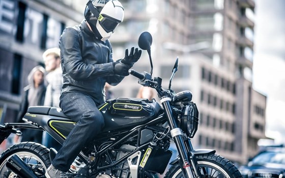 Husky Vitpilen / Svartpilen Clothing Collection - Bild 1