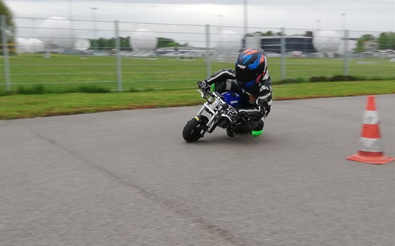 Nachwuchsförderung Motorradwelt Auer GmbH - Bild 2