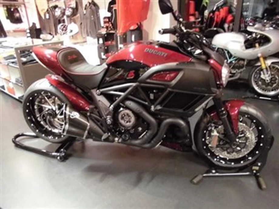 Heckumbauten - Umbau Ducati Diavel Bild 9: Heckumbauten - Umbau Ducati Diavel
