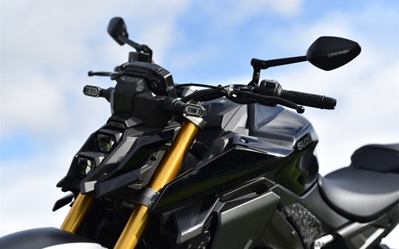 GSX-S 1000 - die Erste ist eingetroffen!!! - Bild 5 GSX-S 1000 - die Erste ist eingetroffen!!! - Bild 5