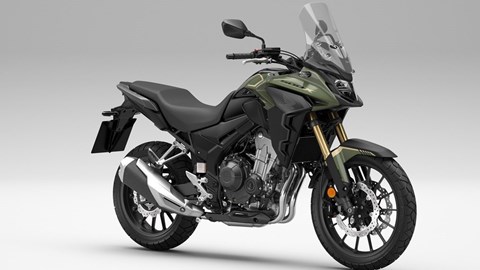 HONDA CB500X, Modelljahr 2022 erhältlich in der neuen Farbe Pearl Organic Green 