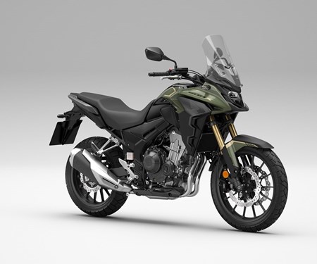 HONDA CB500X, Modelljahr 2022 erhältlich in der neuen Farbe Pearl Organic Green 