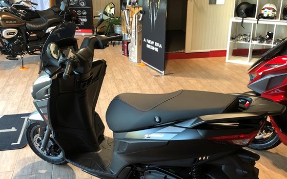 Aufsitzen und die Stadt erobern - Bild 2