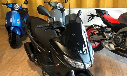 Aufsitzen und die Stadt erobern