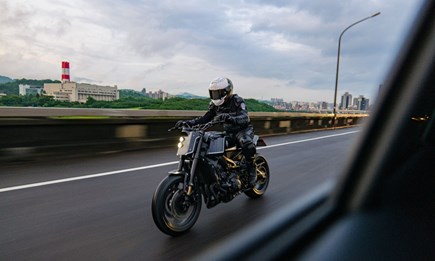 Yard Built Bike „Faster Tracker” von Rough Crafts