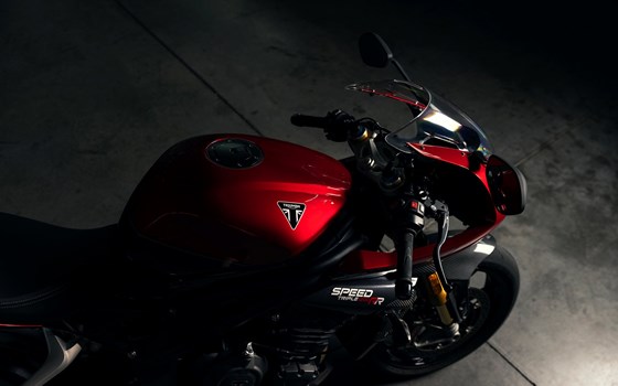 Triumph Speed Triple 1200 RR - Bild 2