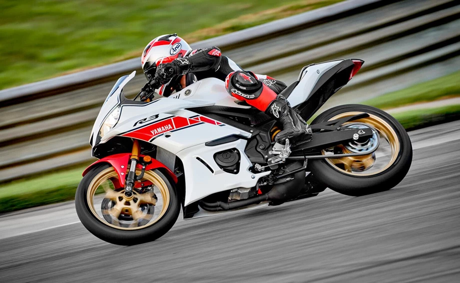 Die 2022er Modelle der R-Serie feiern die Grand-Prix-Renngeschichte von Yamaha Bild 28: Die 2022er Modelle der R-Serie feiern die Grand-Prix-Renngeschichte von Yamaha