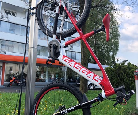 E-BICYCLES….. E-BICYCLES…..