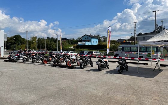 Rückblick Biker-Treffen Neuhofen - Bild 3 Rückblick Biker-Treffen Neuhofen - Bild 3