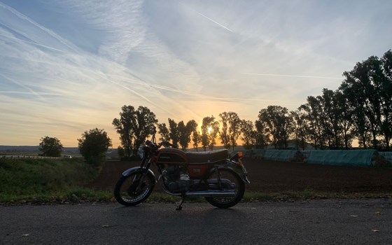 Unterwegs mit der CB200  - Bild 1