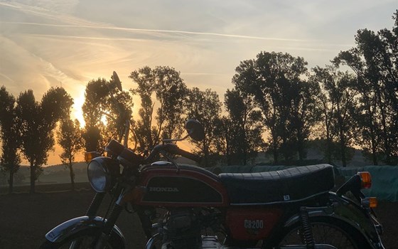 Unterwegs mit der CB200  - Bild 2