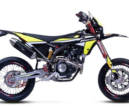 Frisch eingetroffen: Fantic XMF 125 Motard Competition