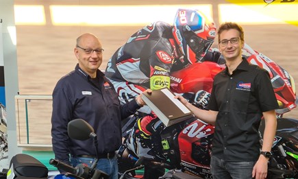 Firmenübergabe beim Zweirad-Center Nuber