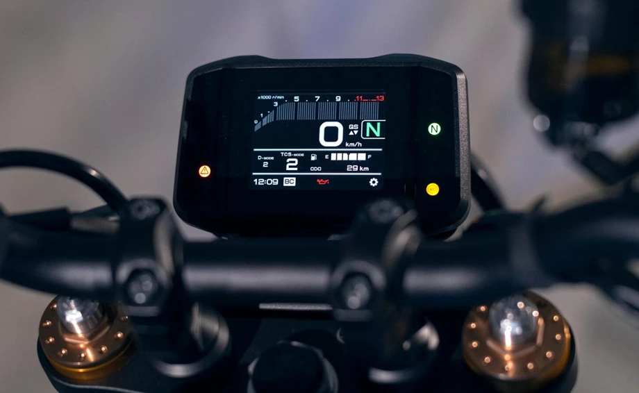 Komplett neue XSR900: Wiedergeburt einer Legende Bild 16: Komplett neue XSR900: Wiedergeburt einer Legende