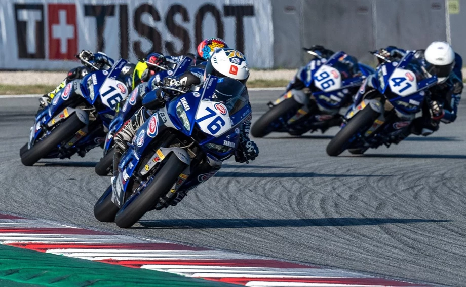 Yamaha Motor Europe präsentiert das R3 bLU cRU SuperFinale für junge Renntalente Bild 2: Yamaha Motor Europe präsentiert das R3 bLU cRU SuperFinale für junge Renntalente