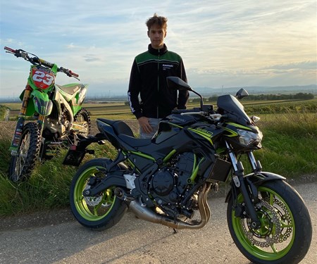 Wer ein Kawasaki Offroad Bike in der Garage stehen hat, braucht auch ein Kawasaki Street-Bike!! Wer ein Kawasaki Offroad Bike in der Garage stehen hat, braucht auch ein Kawasaki Street-Bike!!