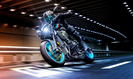 Die brandneue MT-10: Yamahas unangefochtene Hyper Naked-Königin