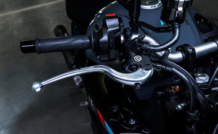 Die brandneue MT-10: Yamahas unangefochtene Hyper Naked-Königin Bild 12: Die brandneue MT-10: Yamahas unangefochtene Hyper Naked-Königin