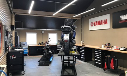 Yamaha Motorrad Henkel Neue Werkstatt nach Yamaha VI