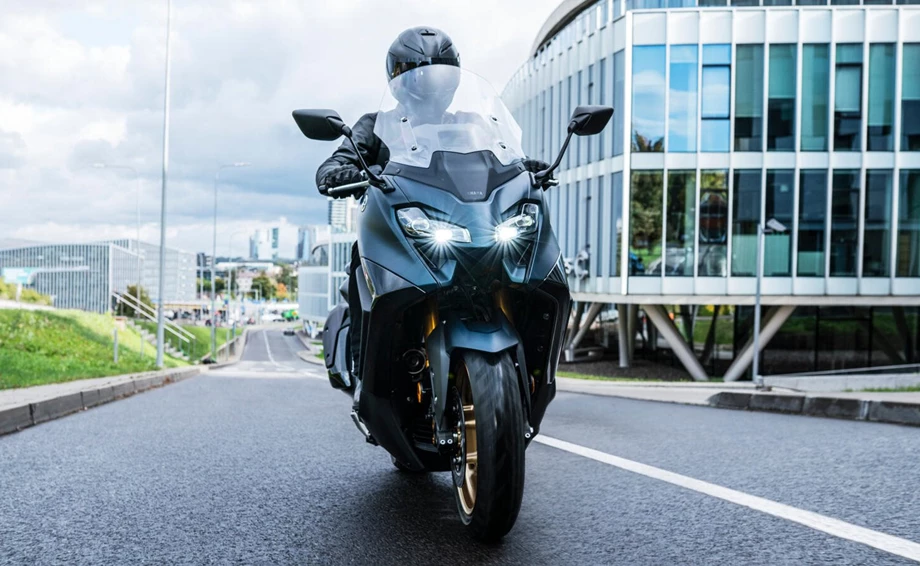 Neue Yamaha Sportroller - TMAX und TMAX Tech MAX Bild 26: Neue Yamaha Sportroller - TMAX und TMAX Tech MAX