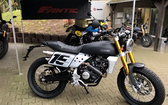 ATTBERLIN bringt die "Black Fantic & Mash Tage" vom 20.11.2021-06.12.2021 jetzt 200,-€ sparen bei der Bestellung eines Motorrad oder E-Bike! - Bild 3
