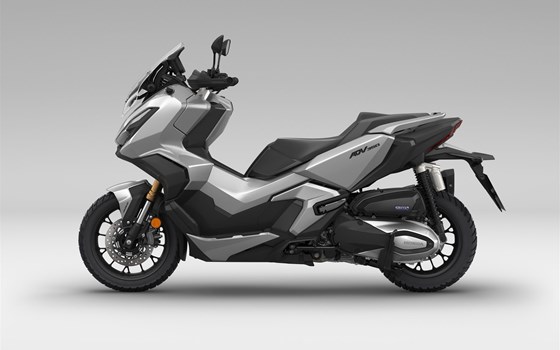 2022 Line-Up: ADV 350, Fireblade 30th Anniversary, neue Farben für weitere Modelle - Bild 2 2022 Line-Up: ADV 350, Fireblade 30th Anniversary, neue Farben für weitere Modelle - Bild 2