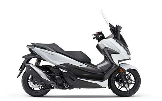 2022 Line-Up: ADV 350, Fireblade 30th Anniversary, neue Farben für weitere Modelle - Bild 12 2022 Line-Up: ADV 350, Fireblade 30th Anniversary, neue Farben für weitere Modelle - Bild 12