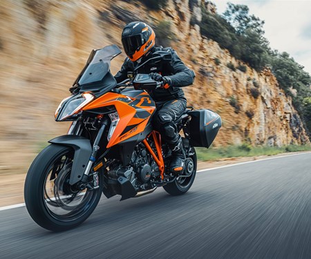 DIE NEUE KTM 1290 SUPER DUKE GT 2022 DIE NEUE KTM 1290 SUPER DUKE GT 2022