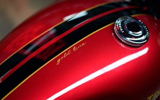 TRIUMPH GOLD LINE 2022 - BONNEVILLE BOBBER - Bild 1