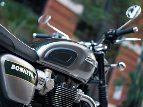 TRIUMPH GOLD LINE 2022 - BONNEVILLE T120