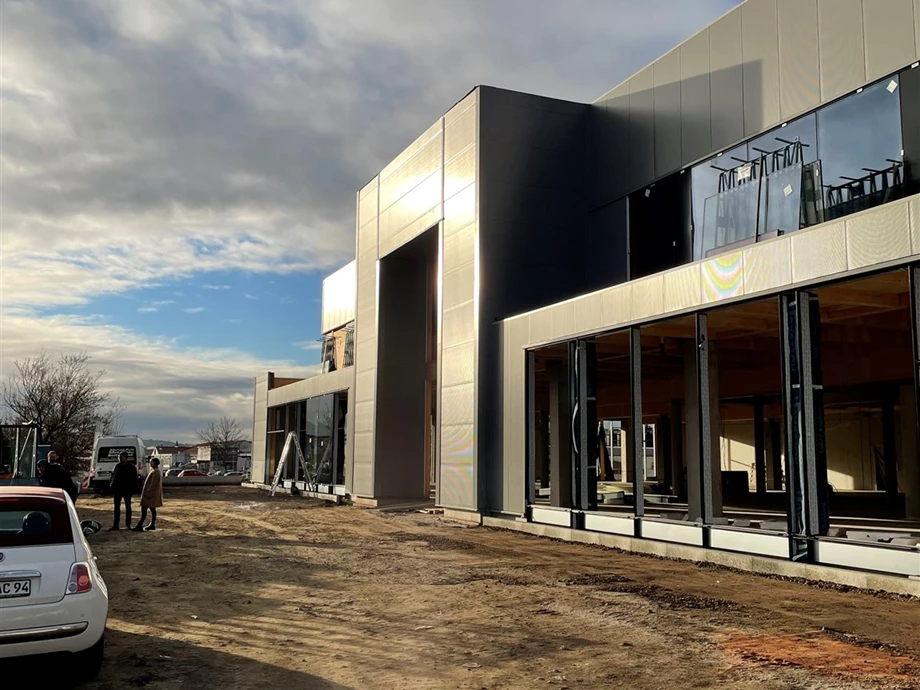 Artikel aus der Motorradszene zum Neubau Bild 1: Artikel aus der Motorradszene zum Neubau
