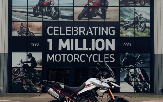 TRIUMPH knackt die Million - Bild 3 TRIUMPH knackt die Million - Bild 3