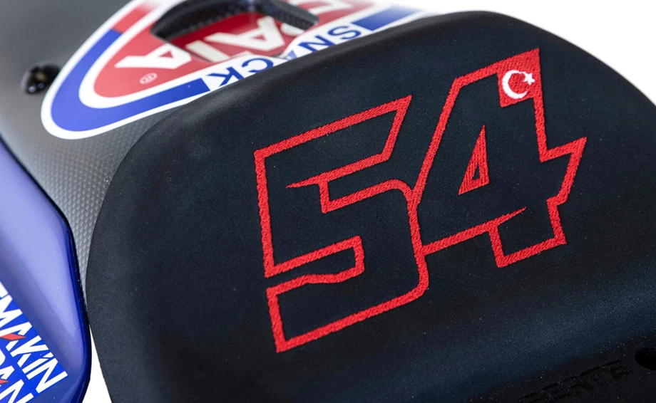 Limited Edition Replica des Yamaha R1 Weltmeister-Motorrads von Toprak Razgatlioglu wird Öffentlichkeit vorgestellt Bild 7: Limited Edition Replica des Yamaha R1 Weltmeister-Motorrads von Toprak Razgatlioglu wird Öffentlichkeit vorgestellt