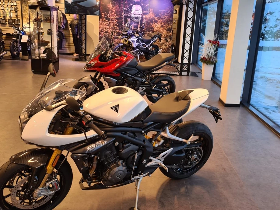 Tiger Reveal Tour und Vorstellung der Speed Triple RR -  Vielen Dank für euren Besuch! Bild 1: Tiger Reveal Tour und Vorstellung der Speed Triple RR -  Vielen Dank für euren Besuch!