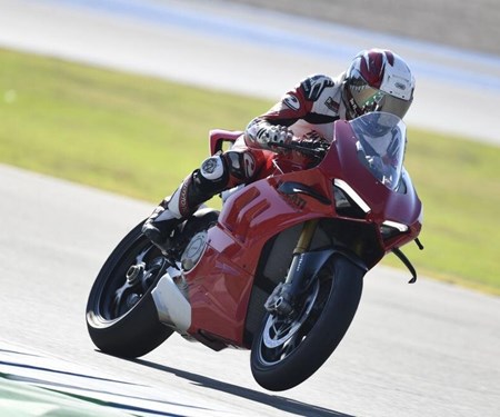 Martin Bauer testet die neue Ducati Panigale V4 S in Jerez! Martin Bauer testet die neue Ducati Panigale V4 S in Jerez!