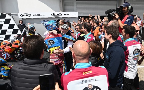 elf TOTAL: Moto 2 Marc VDS + Triumph Motorenöle - Bild 1