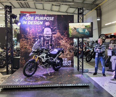 Tiger Reveal Tour & Moppedhiker 