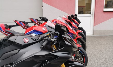Honda Fireblade Rennstreckenaufbau Serienfertigung bei MB Bike Performance!