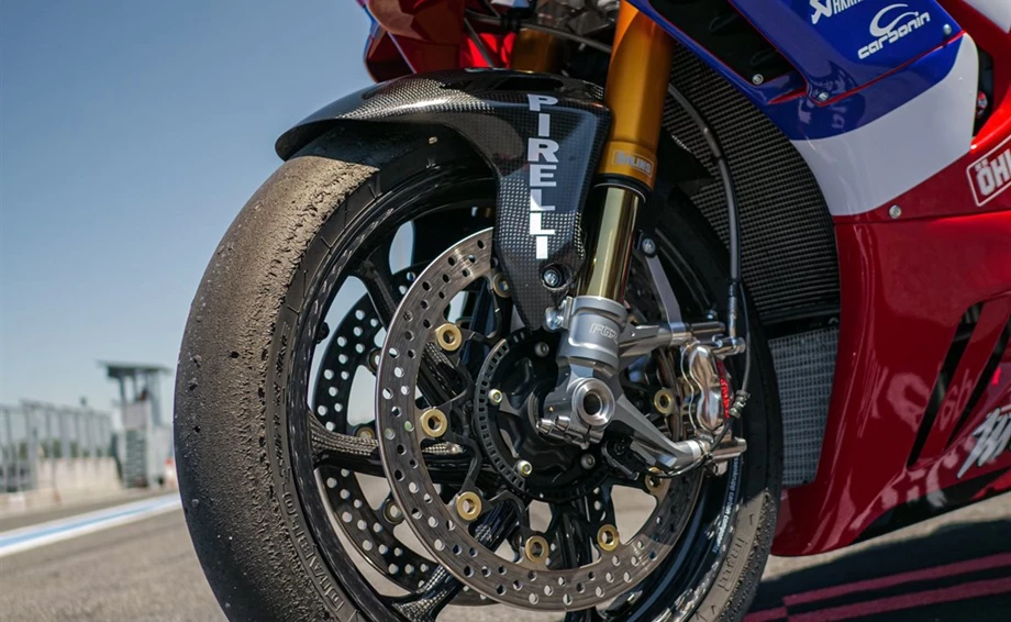 Honda Fireblade Rennstreckenaufbau Serienfertigung bei MB Bike Performance! Bild 4: Honda Fireblade Rennstreckenaufbau Serienfertigung bei MB Bike Performance!