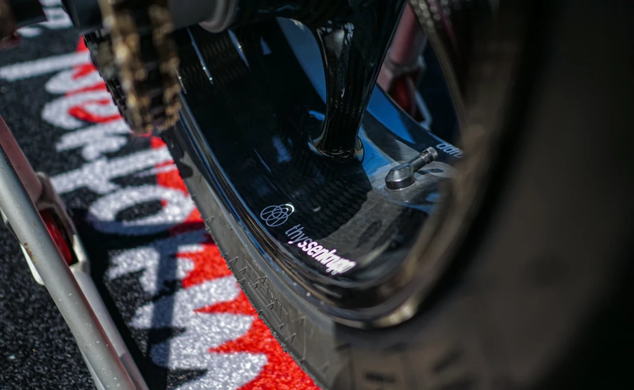 Honda Fireblade Rennstreckenaufbau Serienfertigung bei MB Bike Performance! Bild 7: Honda Fireblade Rennstreckenaufbau Serienfertigung bei MB Bike Performance!