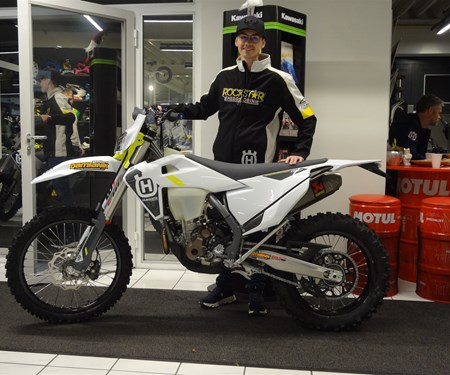 Ein "Enduro - Heimkehrer" holt sein Bike ab! Ein "Enduro - Heimkehrer" holt sein Bike ab!