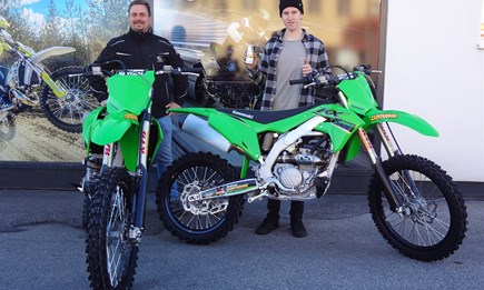 Zwei Freunde, zwei neue MX-Bikes !