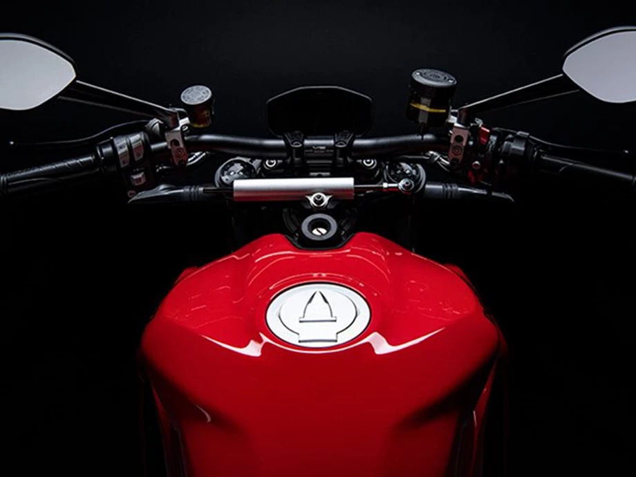 NEW DUCATI STREETFIGHTER V 2 - JETZT !  Bild 5: NEW DUCATI STREETFIGHTER V 2 - JETZT !
